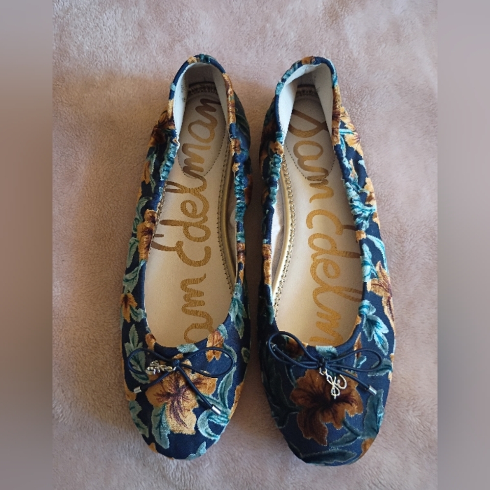 Sam Edelman Felicia Baltic Navy Floral Velvet Ballet Flat Size 9